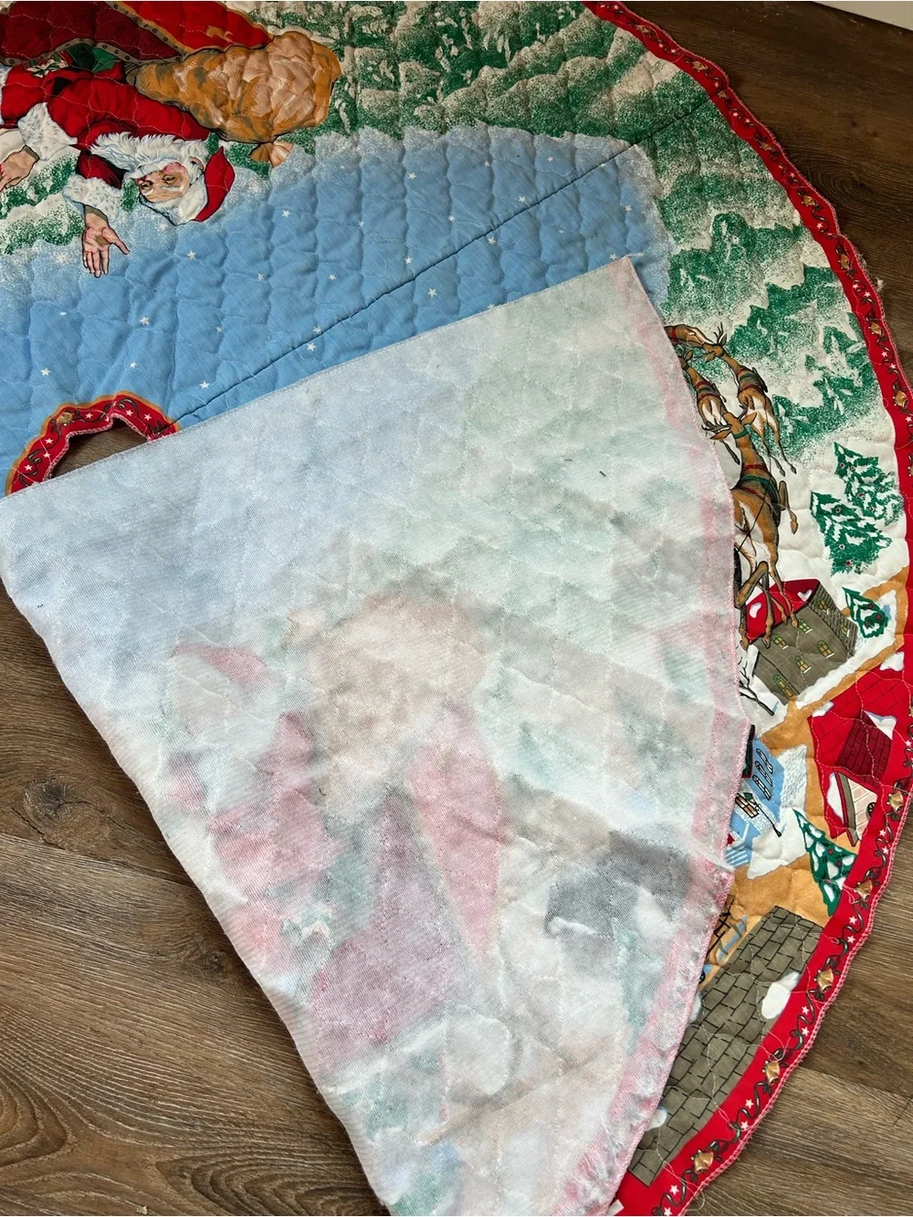 Festive Santa Quilted Tree Skirt - vintage style